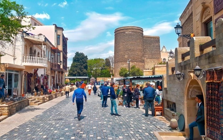 Bu avtomobillərin İçərişəhərə girişi müvəqqəti dayandırılacaq