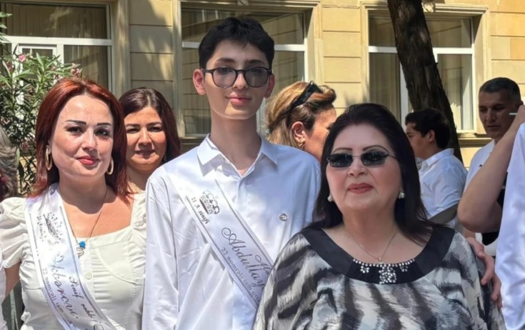 Xalq artistinin nəvəsi də məzun oldu - Fotolar