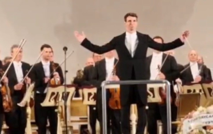 İrandan təxliyə olunan sənətçilər Bakıda konsert verir - Video