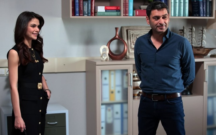 "Uzak şehir"in aktrisası Burakla belə görüntüləndi - Fotolar