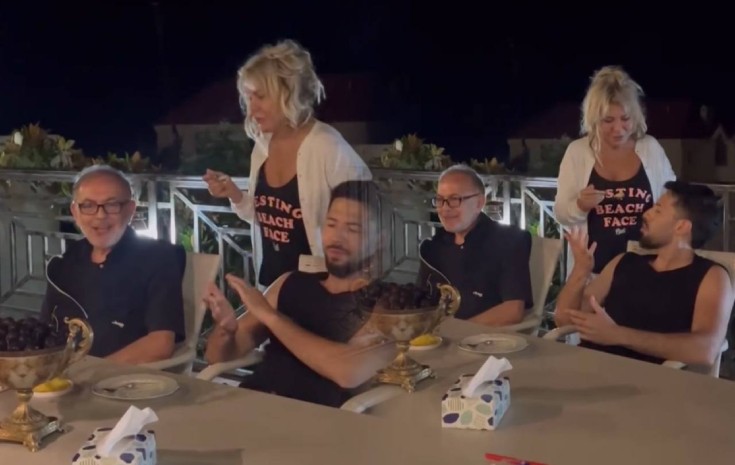 Həyat yoldaşının ad gününü villasında qeyd etdi - Video