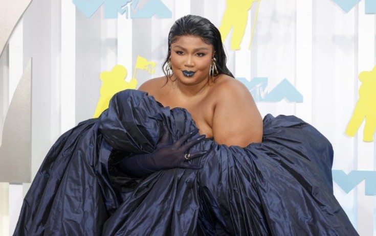 Lizzo 45 kiloqram arıqladı - Foto