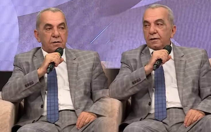 "Bu sənətdə iynə ilə gor qazırıq"