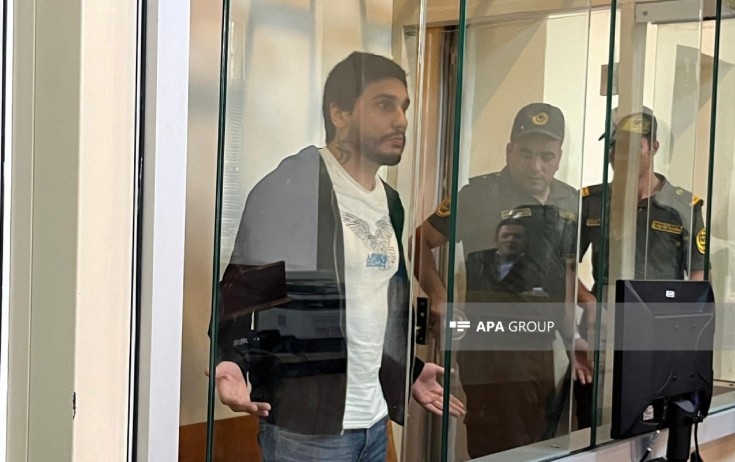“Roşka” hakim qarşısına çıxdı - Fotolar