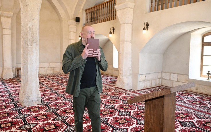 İlham Əliyev Ağdamda tarixi məscidin açılışında - Fotolar