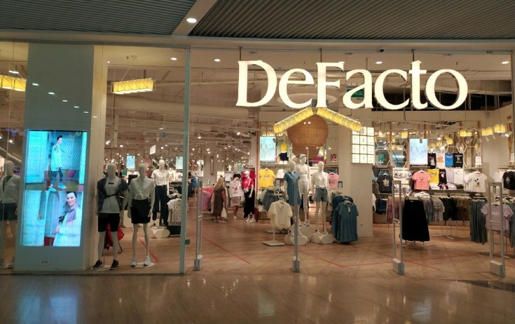 “Defacto” paltarı qiymətindən baha satdığı üçün 4 min cərimələndi