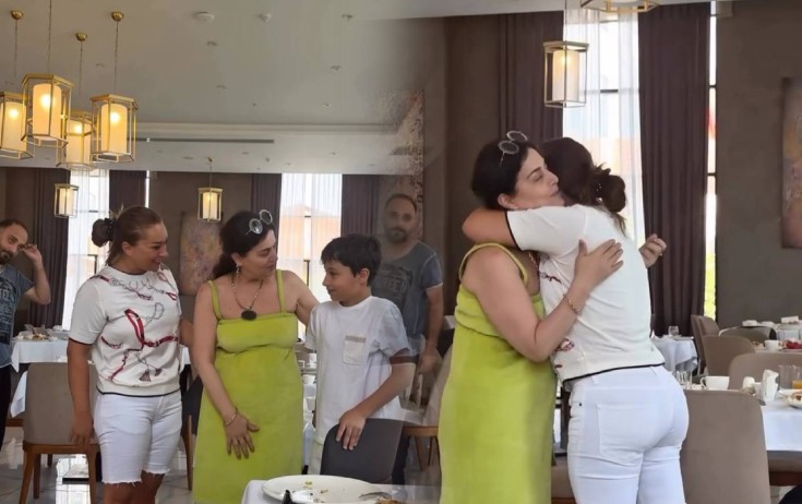 Xatirə ilə Elzanın təsadüfi görüşü - Video