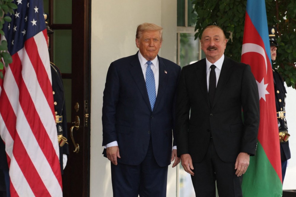 Donald Tramp Ağ Evdə İlham Əliyevi qarşıladı - Video