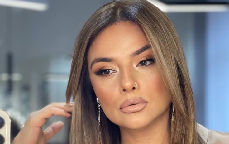Kamilə Babayeva anası və qızı ilə - Foto