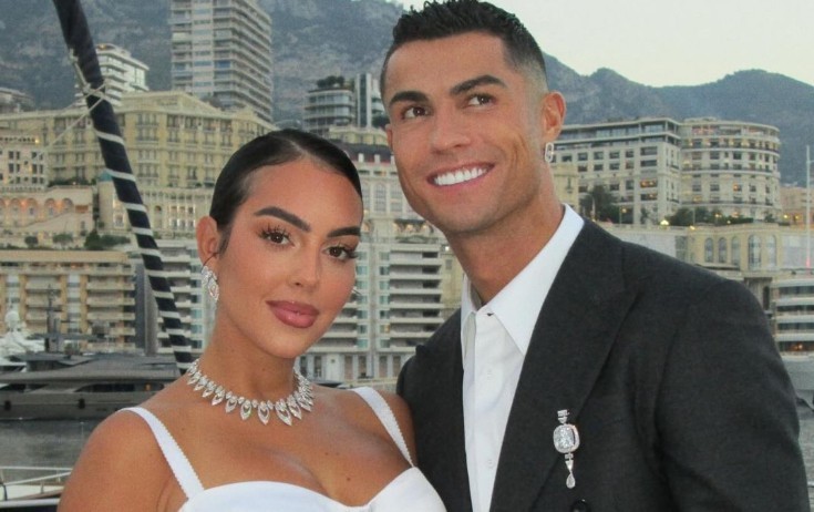 Ronaldonun evlilik müqaviləsi gündəm oldu