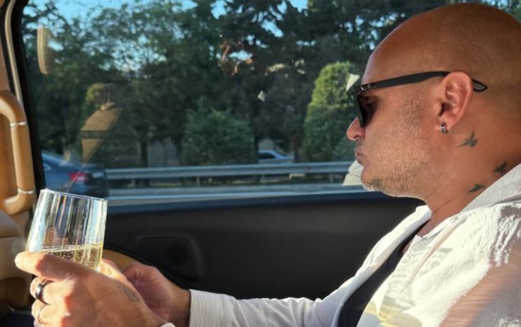 Miri Yusifin sırğası - Foto