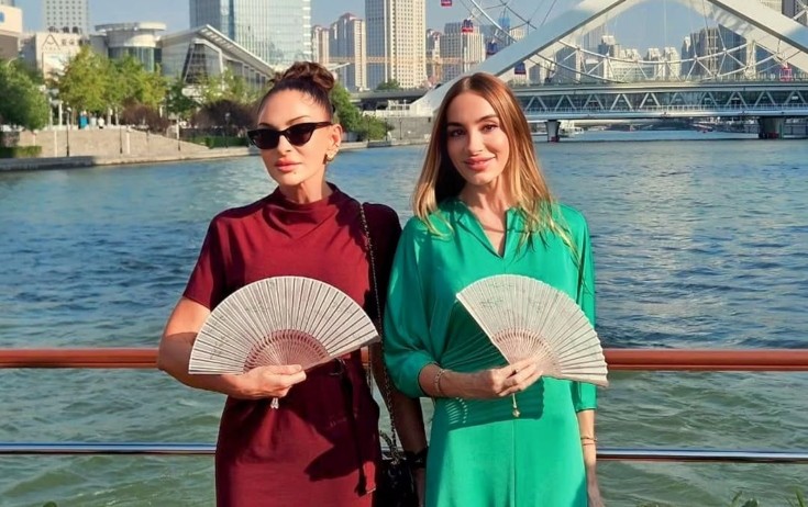 Arzu Əliyeva anası ilə Çindən paylaşım etdi - Fotolar