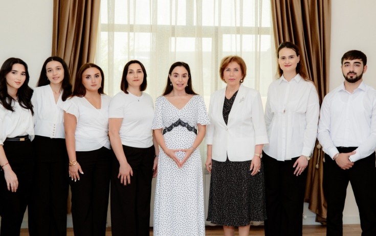 Leyla Əliyeva yeni Reabilitasiya Mərkəzində