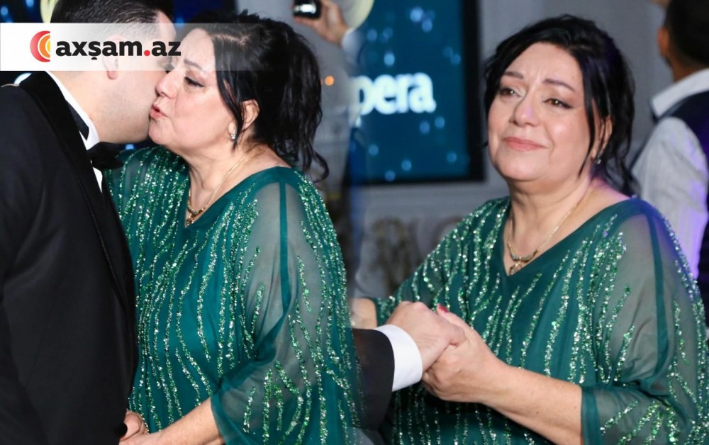 Oğlunun toyunda kövrəldi - Fotolar