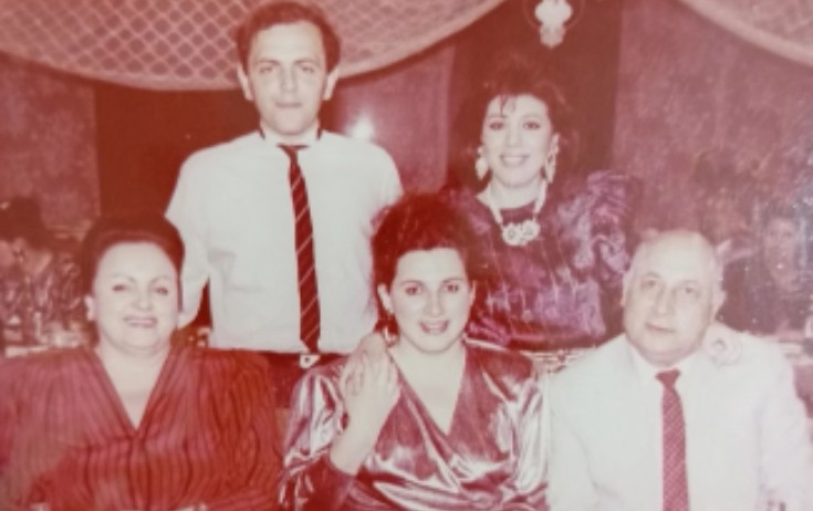 İllər əvvəlki fotolarını yayımladı