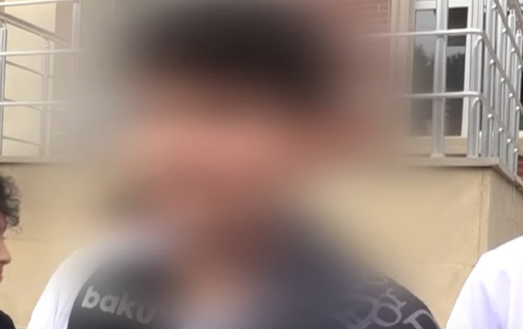 Məktəblini soyundurub videoya çəkiblər?
