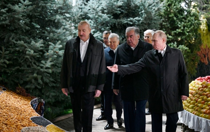 Prezident qeyri-rəsmi şam yeməyində - Fotolar