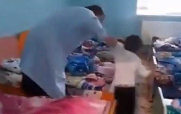 Bağçada azyaşlını döyən dayə işdən çıxarıldı