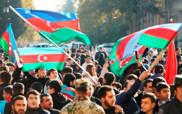 Azərbaycan Zəfər Gününü qeyd edir