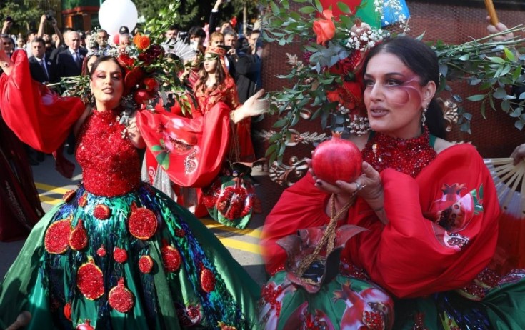 Elza Seyidcahanın geyimi gündəm oldu - Foto