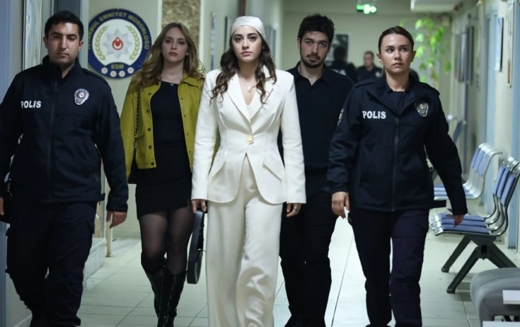 Məşhur serialın aktrisası "Bahar"da - Foto