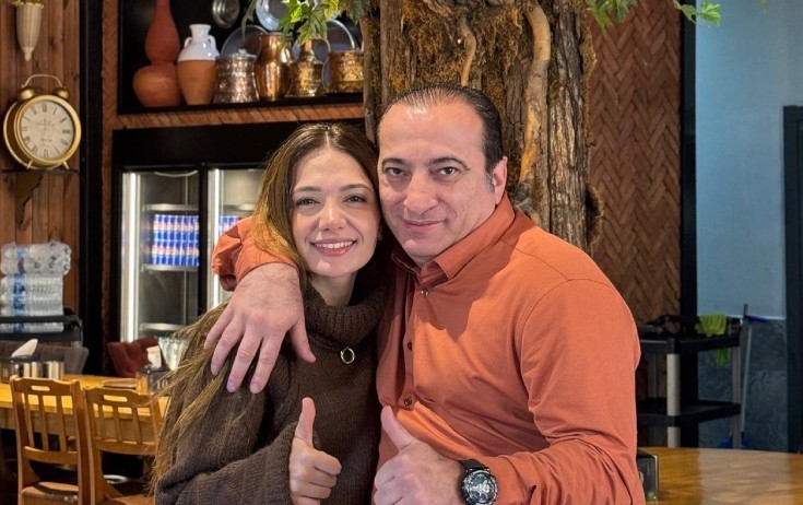 Qızı Xalq artistinin yanında bu işdə çalışır