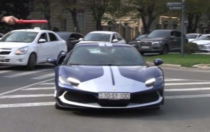 Reyddə saxlanılan 850 minlik “Ferrari” kimindir?