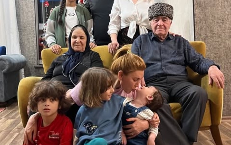 Vəfat edən valideynlərini bu foto ilə yad etdi