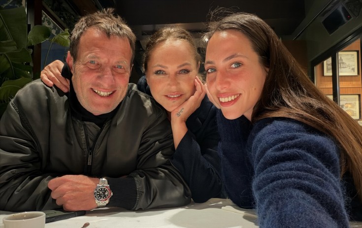 Hülya Avşar eks-əri və qızı ilə - Foto