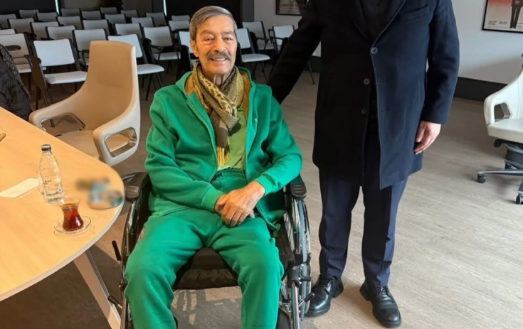 Kadir İnanır uzun aradan sonra əlil arabasında görüntüləndi