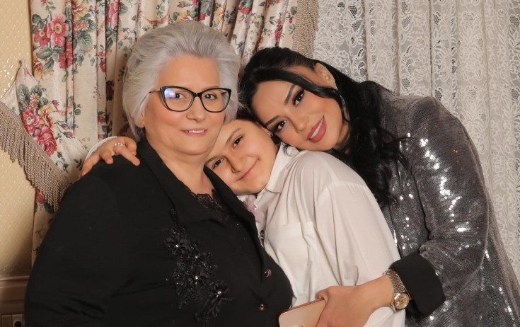 Vüsalədən anası və qızı ilə paylaşım