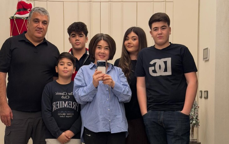 Elnarə həyat yoldaşı və övladları ilə - Foto