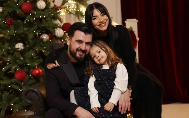 Cavid Gül həyat yoldaşı və qızı ilə - Foto
