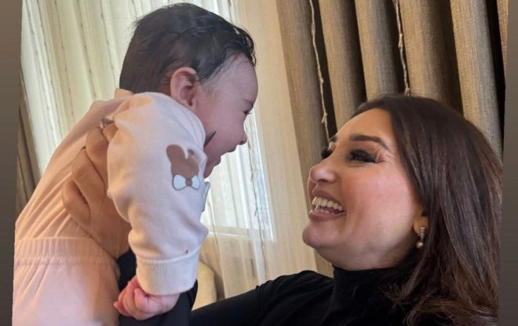 Dilarə Əliyeva kiçik nəvəsi ilə - Foto