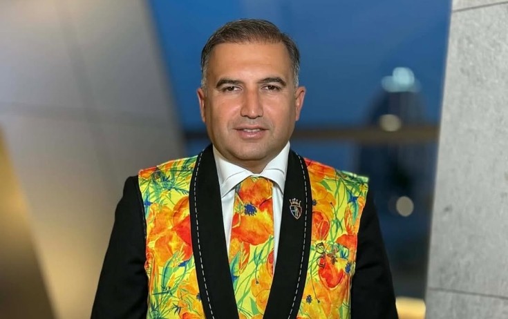 "Həyat məni ağlatsa da, güləcəyəm"