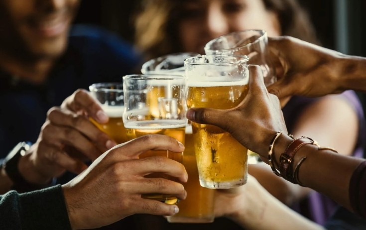 Bakıda “pub”da çəkdiyi əxlaqsız videoları paylaşdı - Həbs olundu