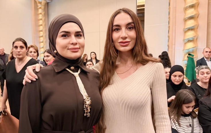 Fərqanə Qasımova Arzu Əliyeva ilə bir arada - Foto
