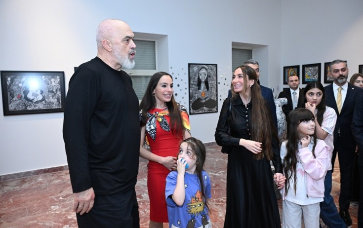 Leyla və Arzu Əliyevalar Tiranada sərgi açılışında - Fotolar