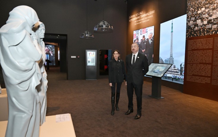 Prezident ailəsi ilə Xocalı Soyqırımı Memorialının açılışını etdi - Video