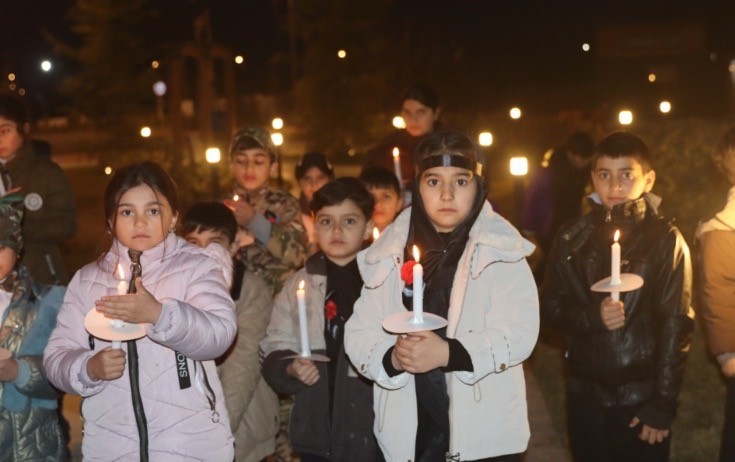 Xocalıda soyqırım qurbanlarının xatirəsinə fləşmob - Fotolar