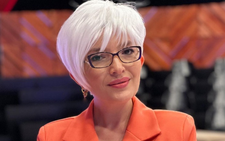 "Sanki ən zövqsüz, mədəniyyətsiz kim olacaq uğrunda yarışdır"
