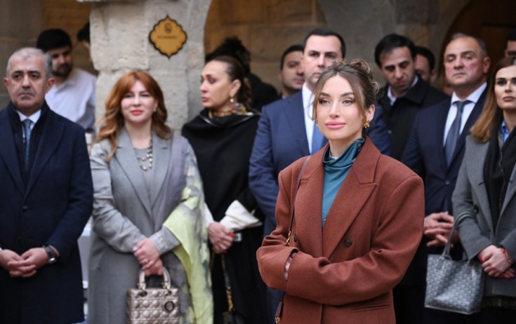 Prezidentin gəlini Buxara karvansarasının açılışında - Fotolar
