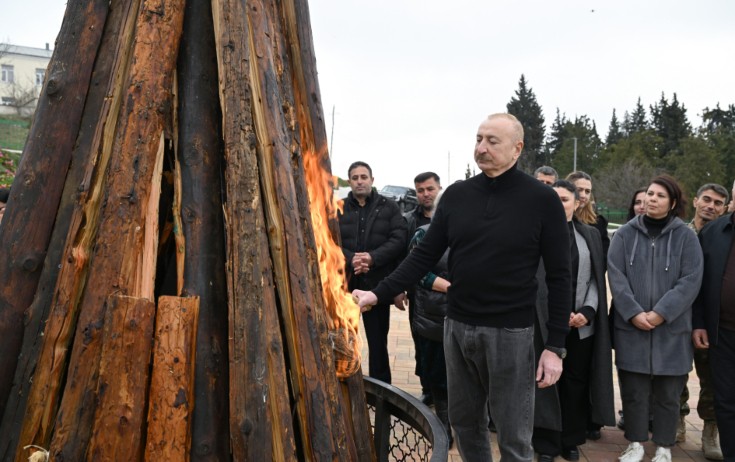 Prezident Xocavənddə Novruz tonqalını alovlandırdı - Video