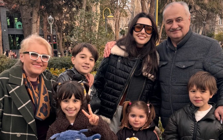 Safurənin övladları və ana-atası ilə bayram sevinci - Fotolar