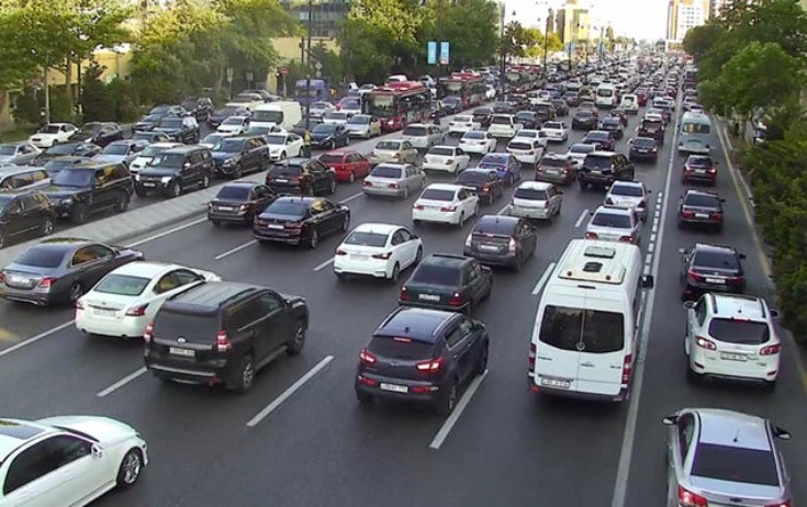 Sıxlığa görə 3 avtomobil yolu inşa ediləcək