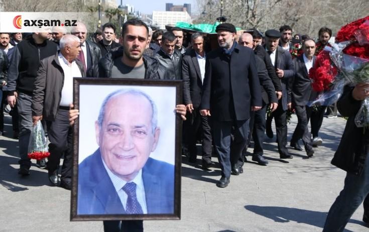 Sevənləri meydana yığışıb onu son mənzilə belə yola saldılar