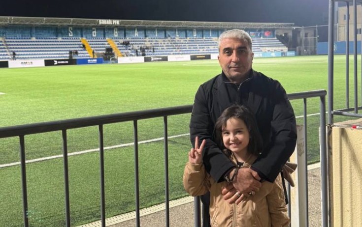 Rafael İsgəndərov nəvəsi ilə - Foto
