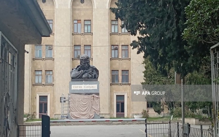 Cəfər Cabbarlının büstü bərpa edildi - Foto