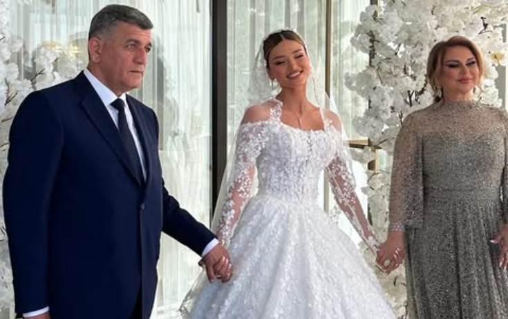 Mələkxanım Eyubova həyat yoldaşı ilə - Fotolar