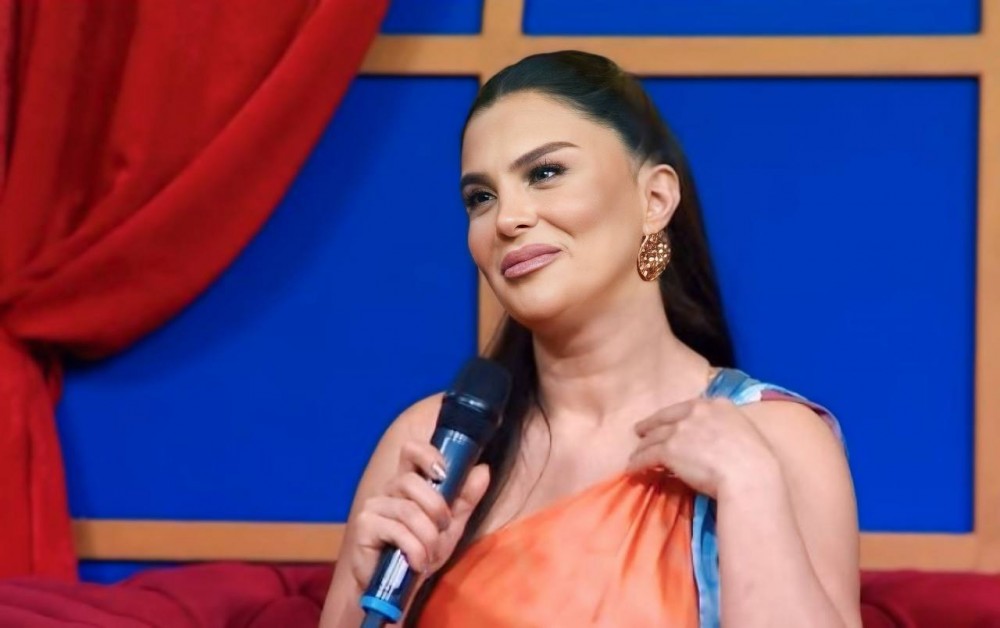 Yeni sevgilisi olduğunu açıqladı
